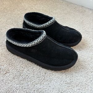 UGG Big Kids Black Suede Tasman Slippers with Knit Detail